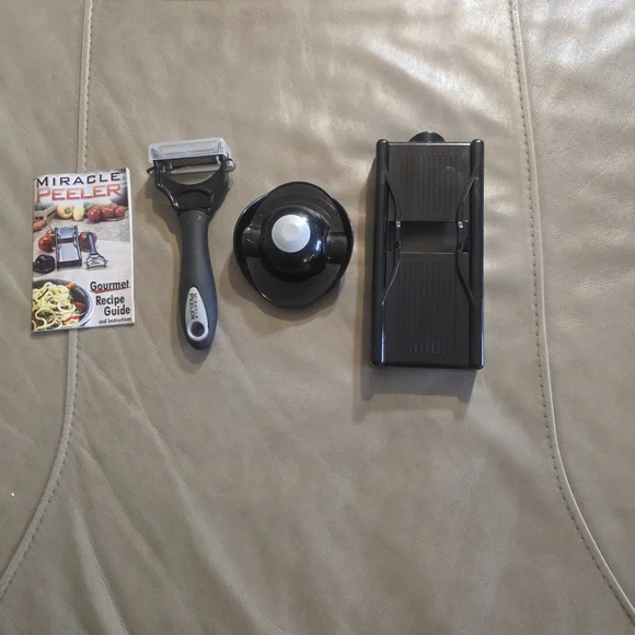 Miracle Peeler 2 In 1 Dual Blade Julieanne Kitchen Tool Set - Black - Picture 3 of 7